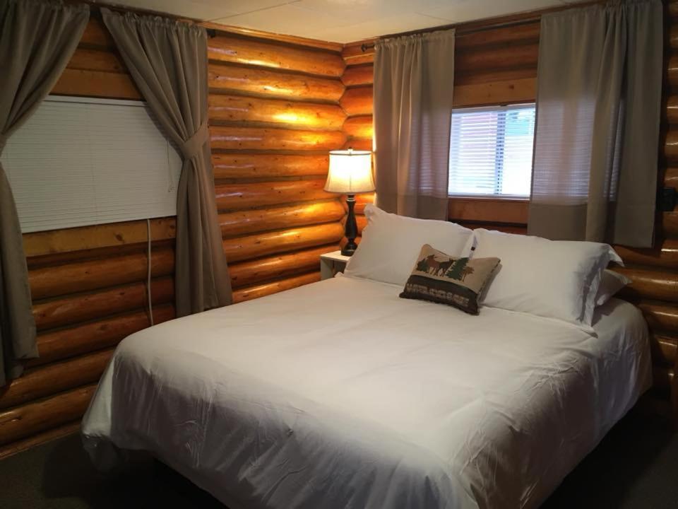 Sportsman'S Lodge Ennis Εξωτερικό φωτογραφία